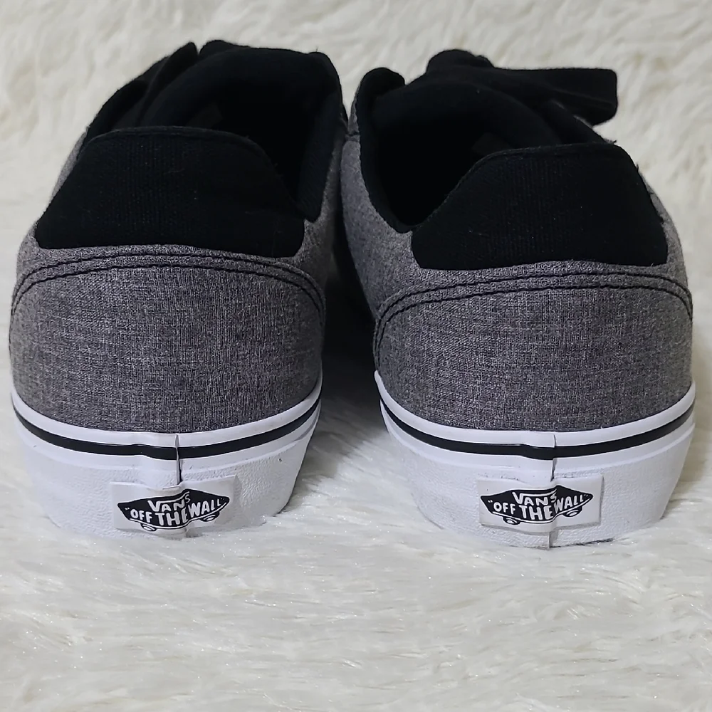 VANS Deluxe‎ Comfort Men's Black and Gray Lace-Up Sneakers - Size 8.5